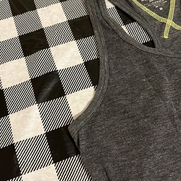 Work Out Tank Top. - Picture 2 of 5